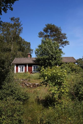 Гостиница Vuohensaari Camping Ahtela's cottage  Сало